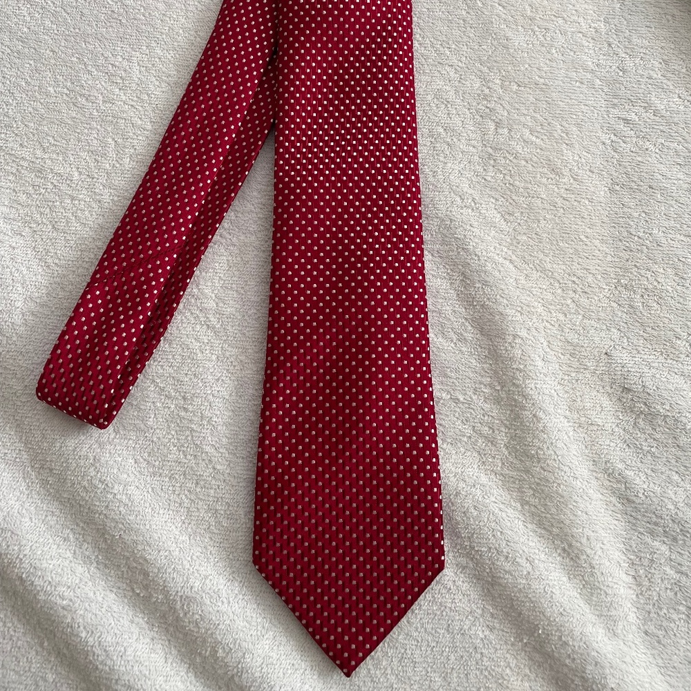 Geoffrey Beene Red Dot Silk Tie